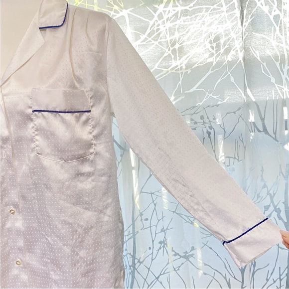 Vintage Christian Dior white satin collared long sleeve button up pajama PJ top - Picture 3 of 13